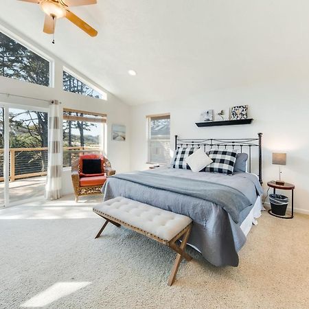 Yaquina Lighthouse View Beach Home Tour de Tour de Newport Extérieur photo