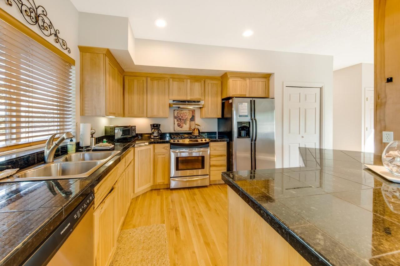 Yaquina Lighthouse View Beach Home Tour de Tour de Newport Extérieur photo