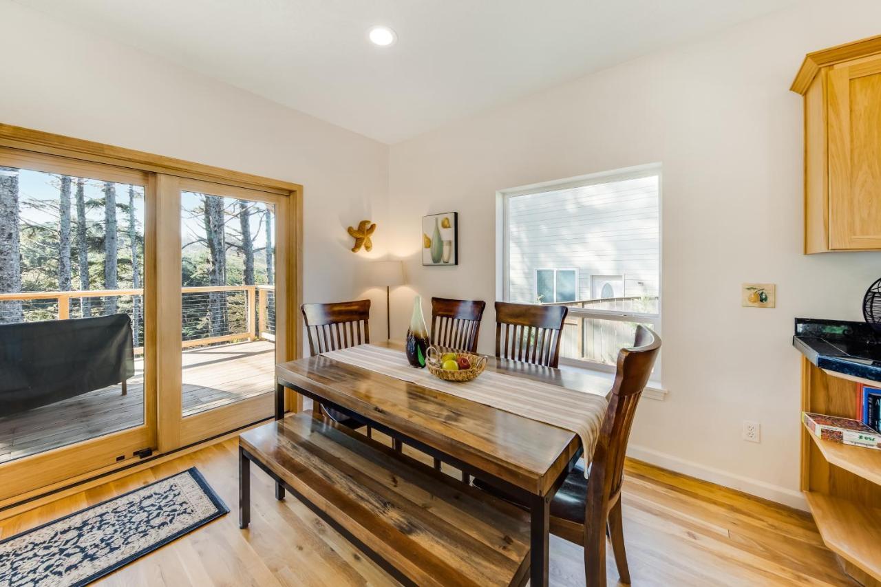 Yaquina Lighthouse View Beach Home Tour de Tour de Newport Extérieur photo