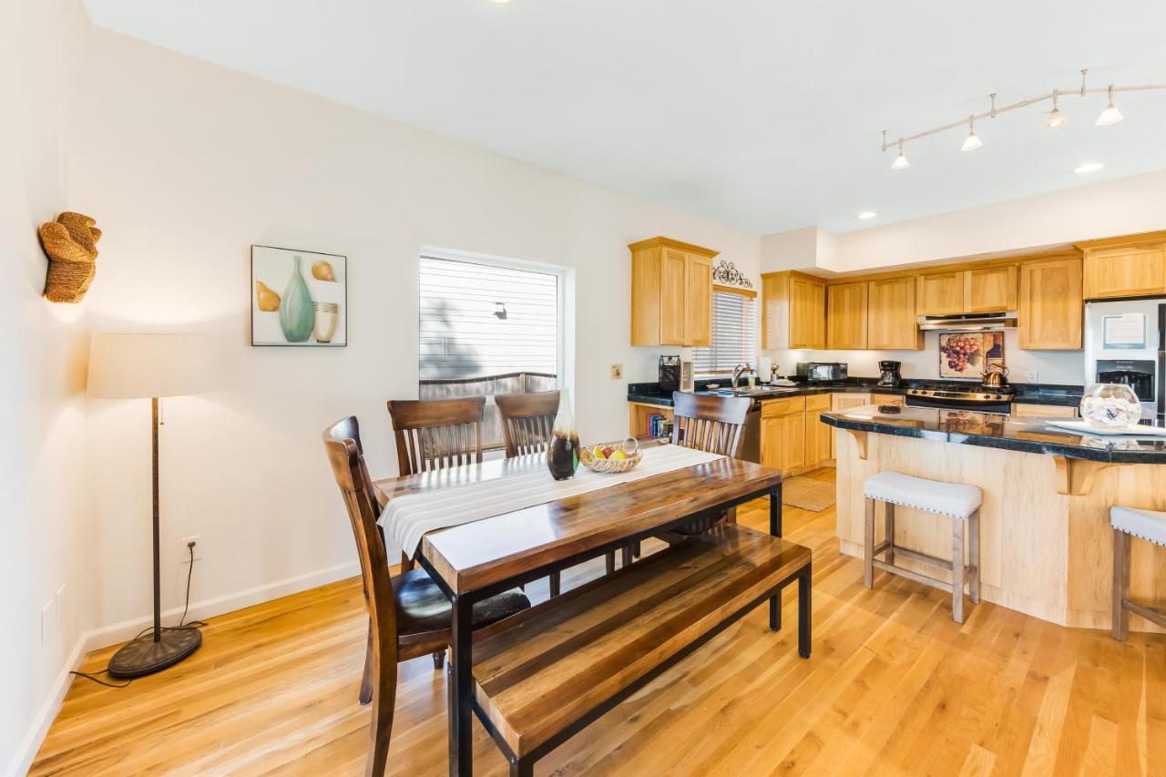 Yaquina Lighthouse View Beach Home Tour de Tour de Newport Extérieur photo