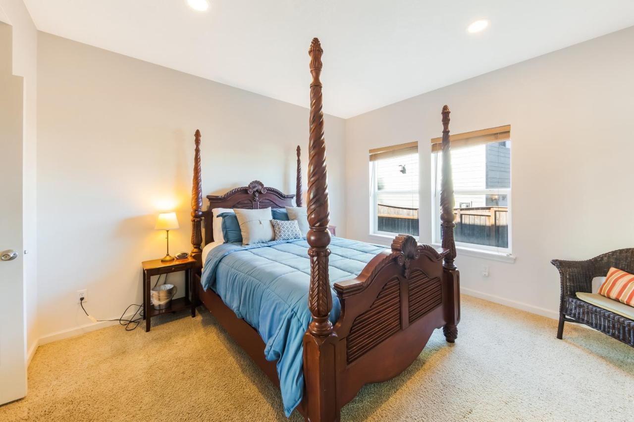 Yaquina Lighthouse View Beach Home Tour de Tour de Newport Extérieur photo